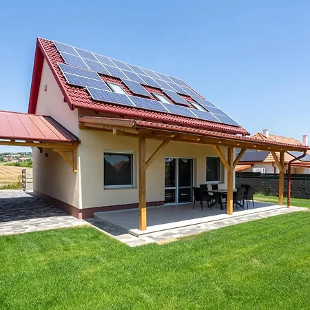 Koppany Luxor Vendeghaz * Alsóörs