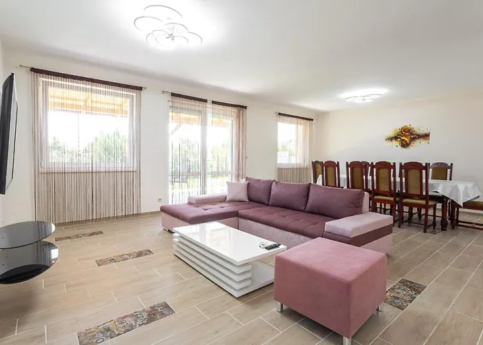 Koppany Luxor Vendeghaz Σπίτι διακοπών *