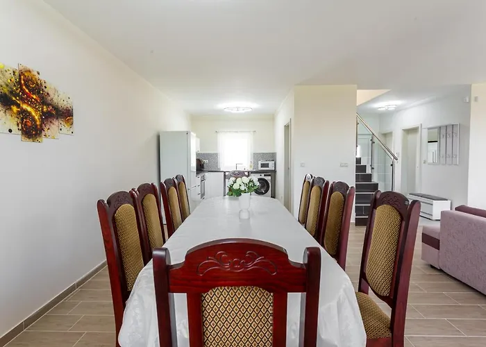 בית נופש Koppany Luxor Vendeghaz *