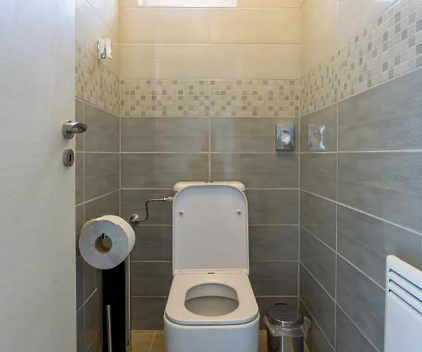 Koppany Luxor Vendeghaz *